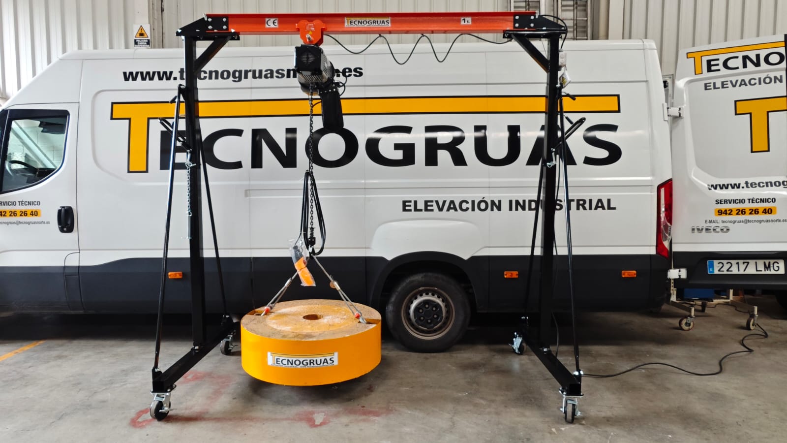 Grúa pórtico con polipasto eléctrico
