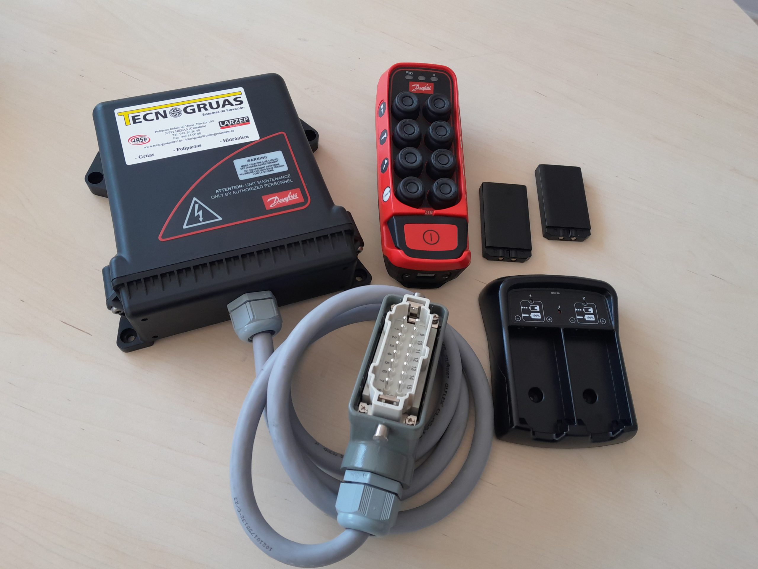 Equipo vía radio para grúas y polipastos